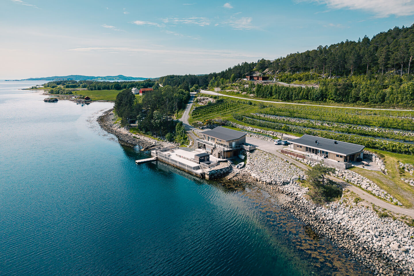 Bilde av Torset Bondegård og Kallhammarrampen i Aure kommune. 